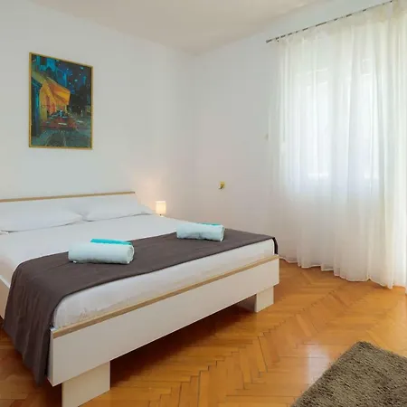 Laro - Modern&spacious *