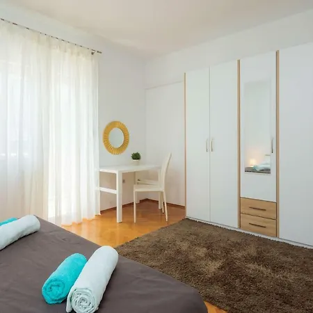 Laro - Modern&spacious Apartamento *