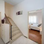 Laro - Modern&spacious *