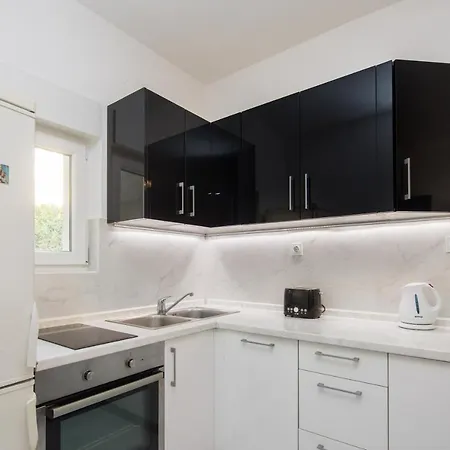 Laro - Modern&spacious Сплит