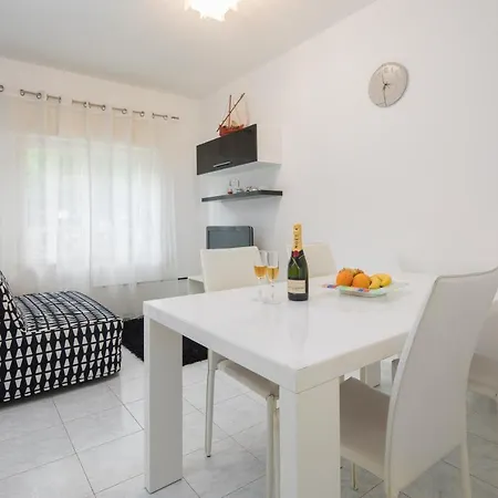 Laro - Modern&spacious Апартаменты Сплит